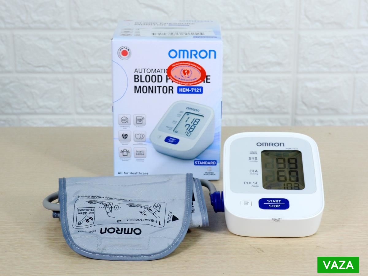Máy đo huyết áp bắp tay Omron HEM 7121 (Trắng)