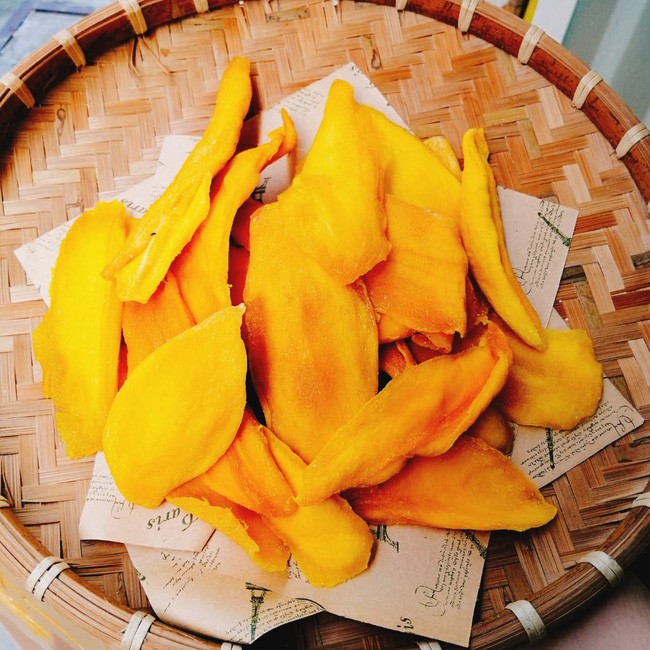 Xoài sấy dẻo POMELO date luôn mới