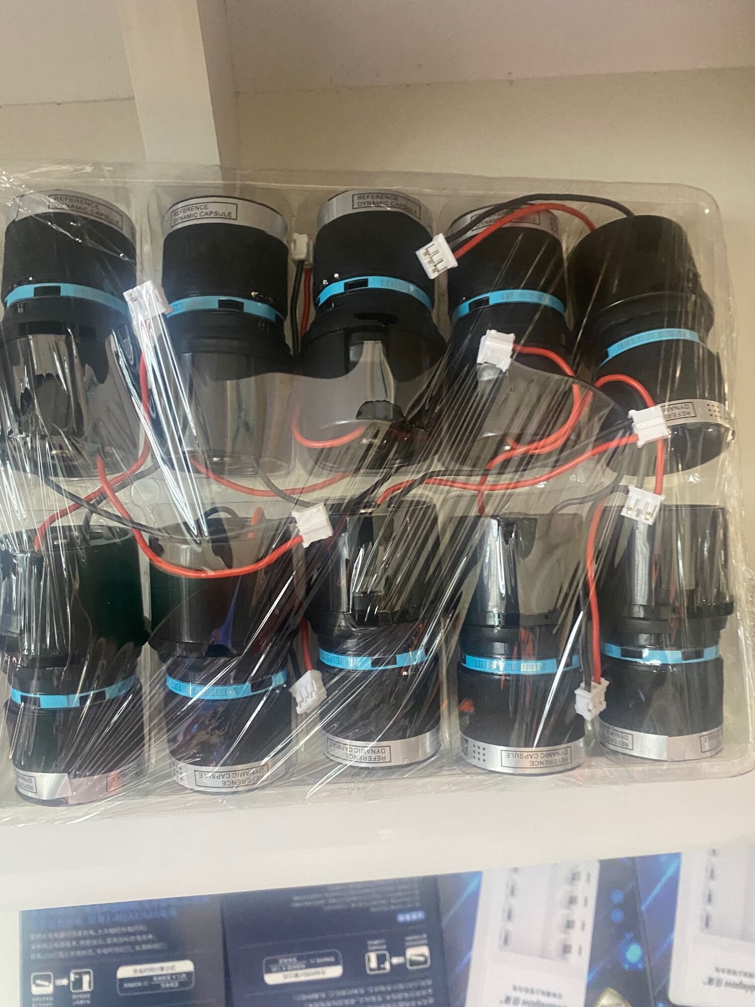 Con Mic Relacrt 3300 gia 200k một cái