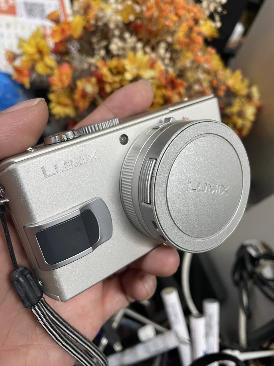 Máy ảnh du lịch Lumix DMC LX1 cổ điển và đẹp