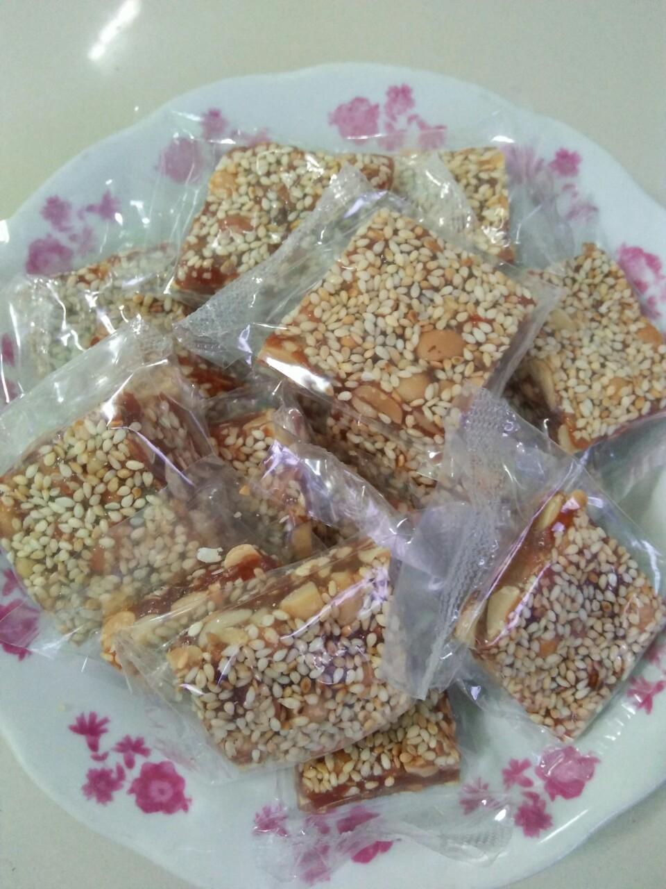 01 kg Kẹo chuối đậu phộng siêu vừng.