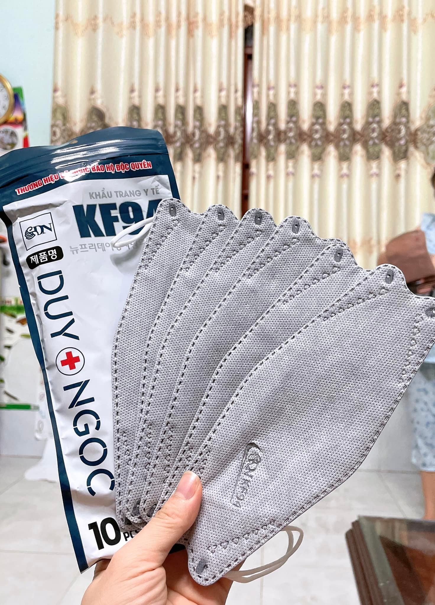 Khẩu trang y tế 4D Mask KF94 Duy Ngọc 4 lớp kháng khuẩn, kháng bụi mịn , đạt tiêu chuẩn ISO khẩu trang y tế