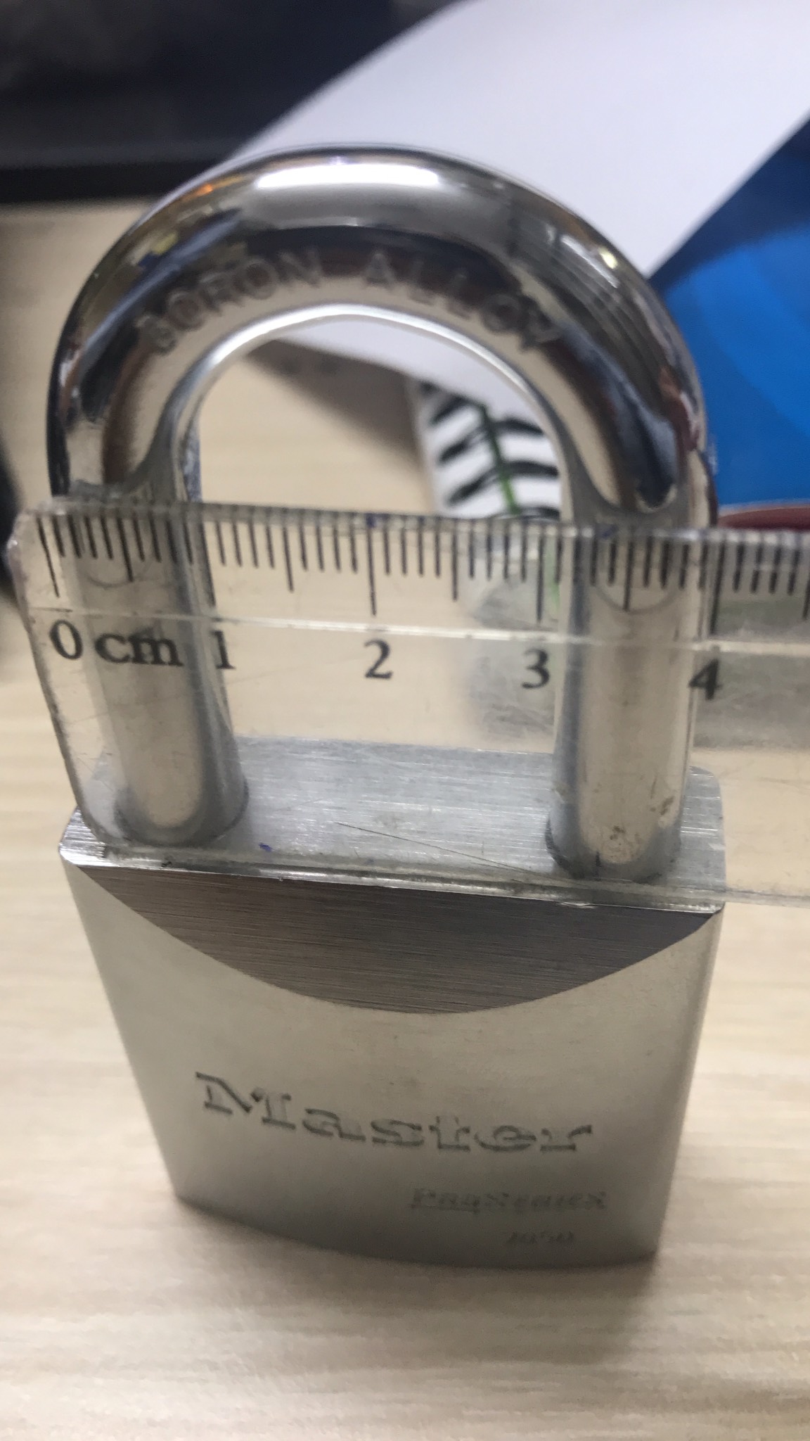 Khóa chống cắt Master Lock 70504KEY (Chrome)