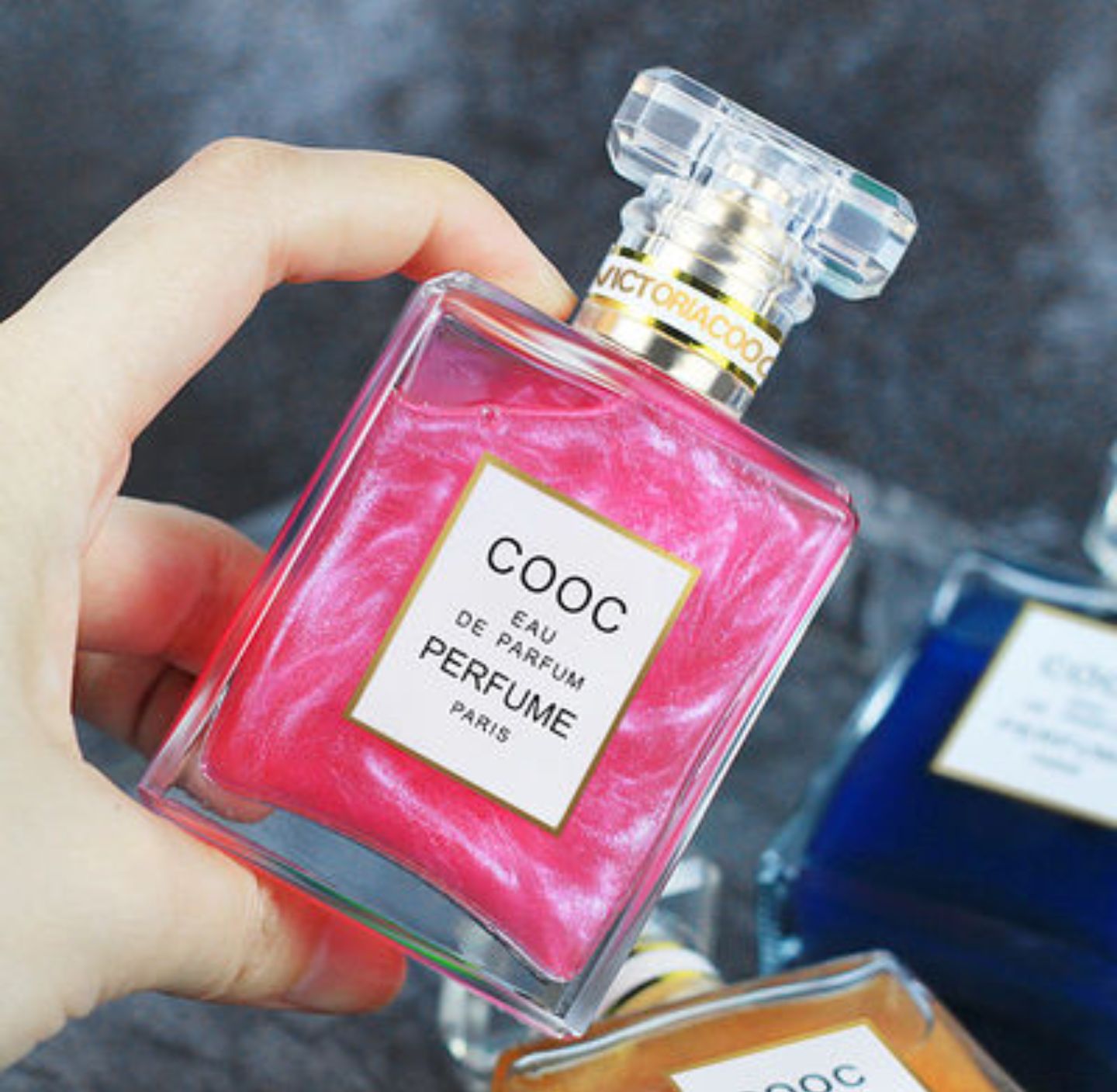 CỰC RẺ VỚI LỌ NƯỚC HOA XỊT TOÀN THÂN CHO NAM NỮ HƯƠNG THƠM LÂU PHAI QUYẾN RŨ