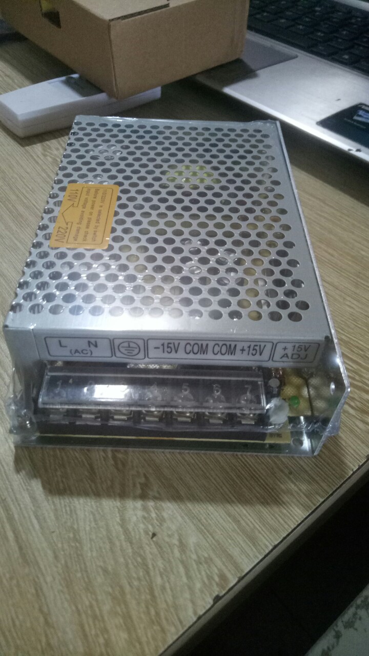 Nguồn đối xứng +-15v