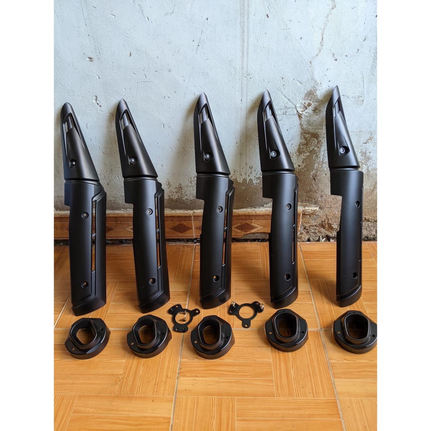 Ốp Pô exciter150 mẫu chụp đít pô TFX có bát , sẵn gắn như zin k chế , 2 màu đen và carbon