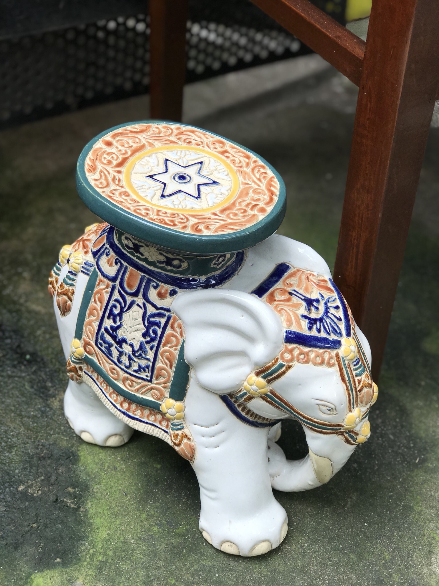 ĐÔN VOI BƯỚC ĐI GỐM SỨ NAM BỘ