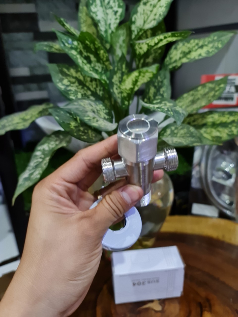 Van chia nước , van T khoá inox 304