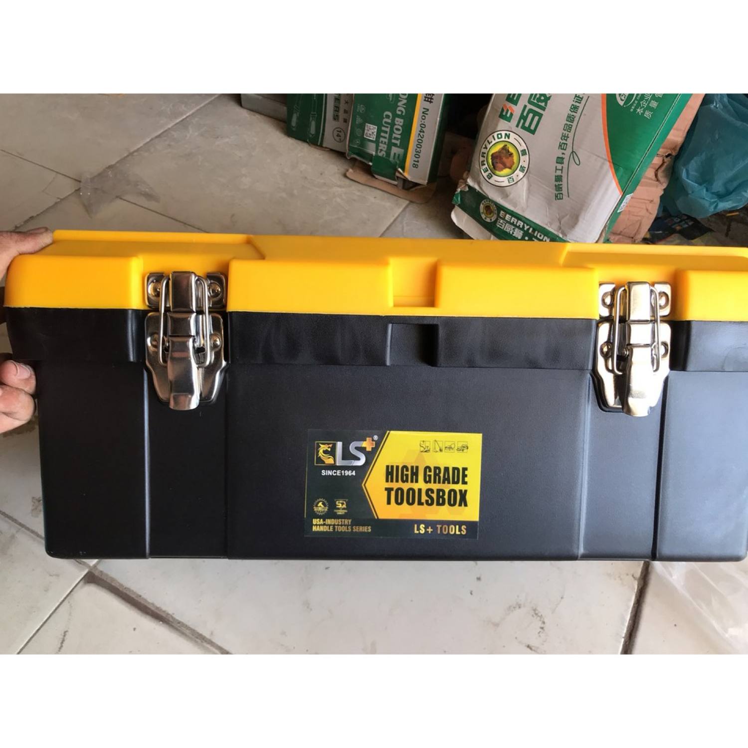 THÙNG ĐỰNG ĐỒ NGHỀ LS PÁT KHÓA INOX Đủ size