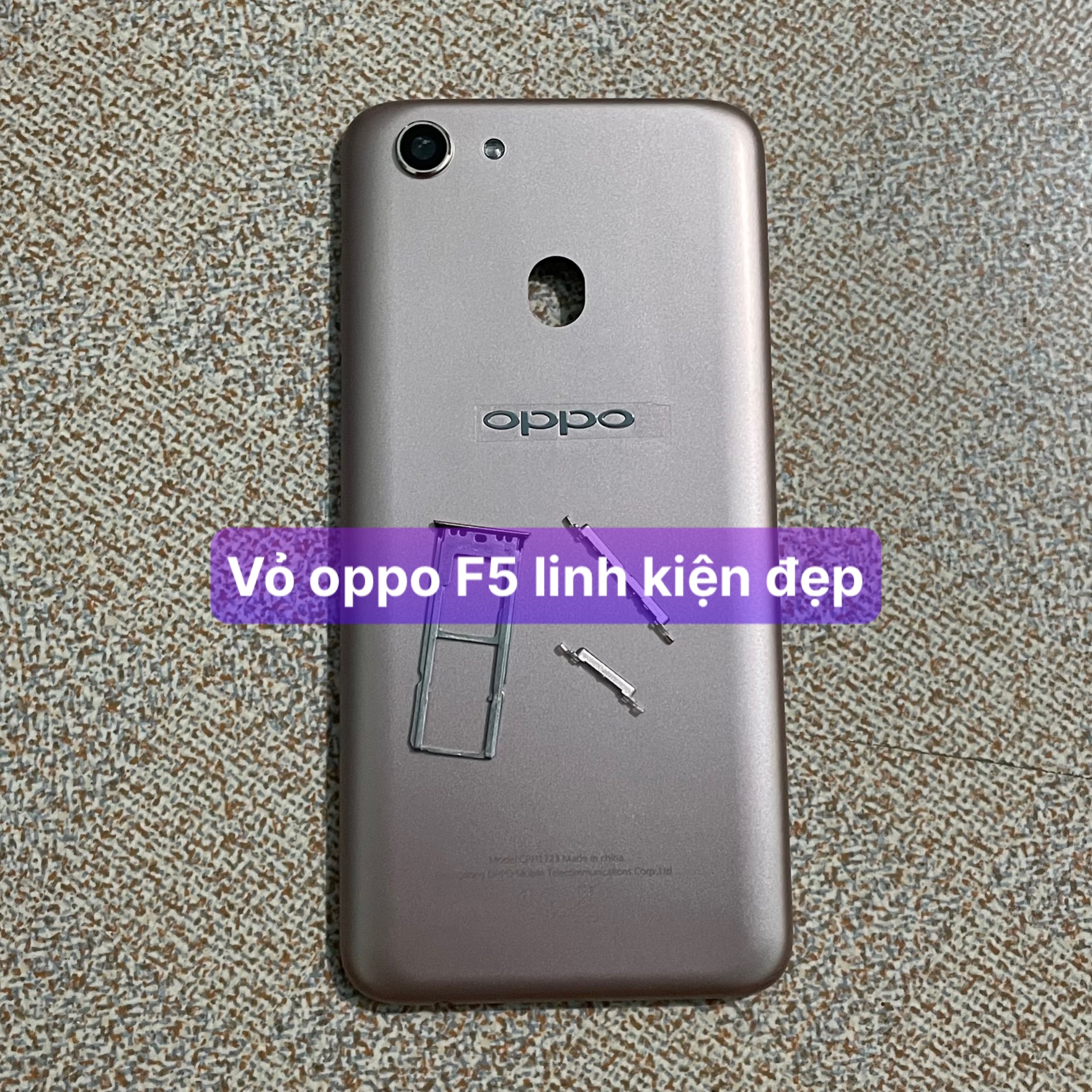lưng vỏ zin oppo F5 (có kèm khay sim)