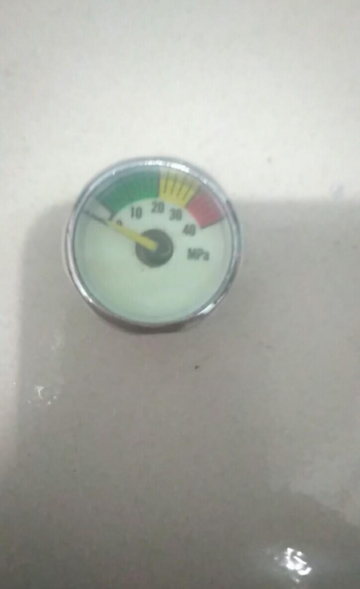 Đồng hồ 40mpa chân 8mm