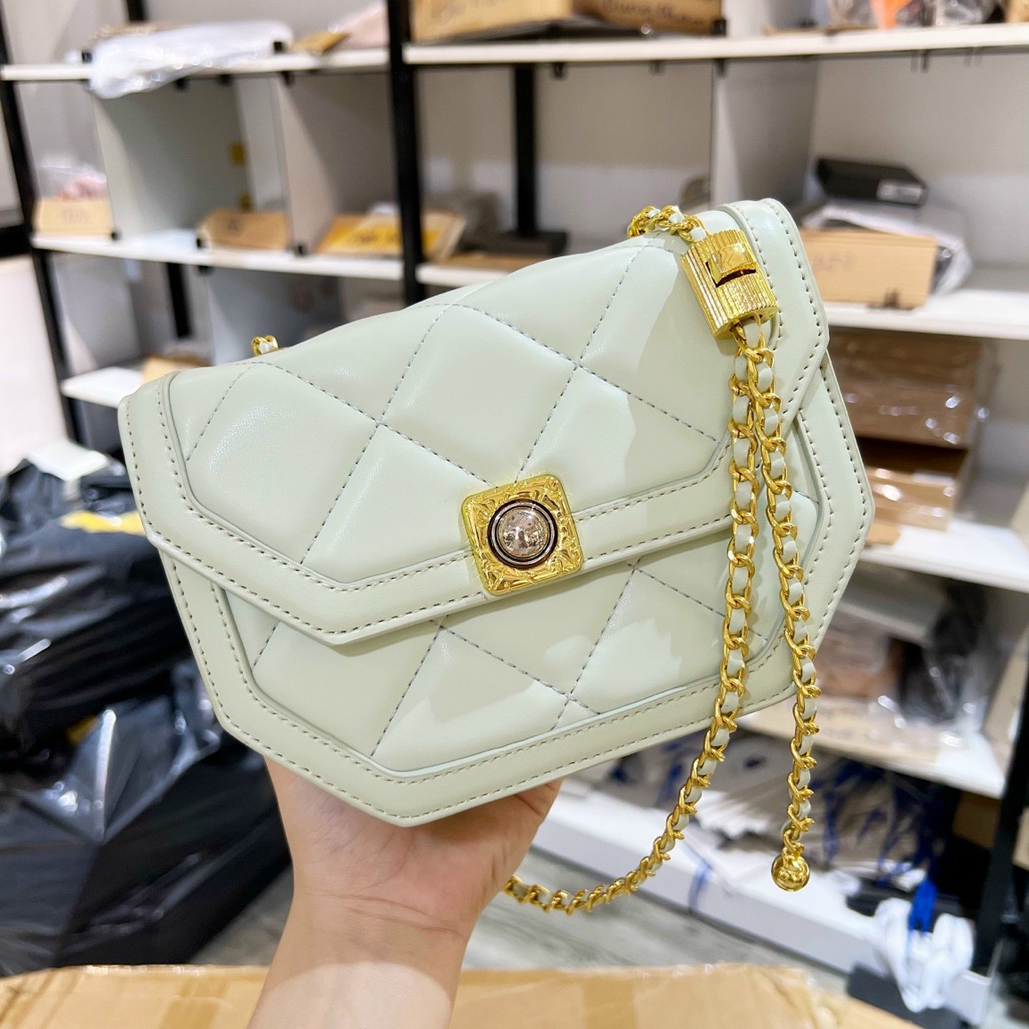 Túi đeo chéo nữ 𝗖𝗞𝟮-𝟮𝟬𝟲𝟳𝟭𝟰𝟬𝟲 Size :20cm*6,5cm*14cm