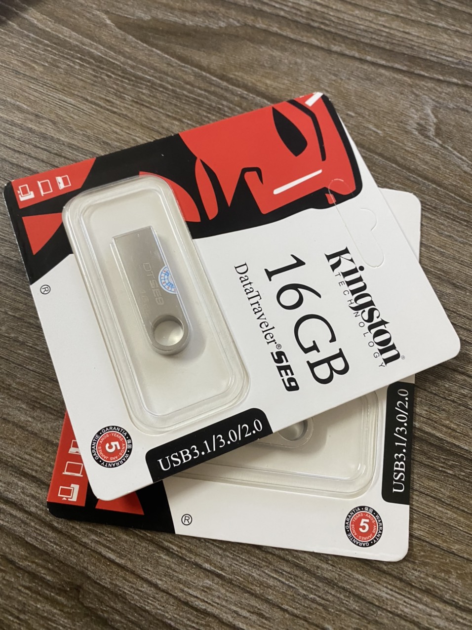 [siêu rẻ] USB KingSton 16gb DT101 2.0 [shop yêu thích]
