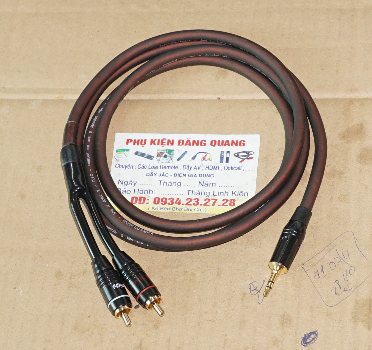 jack av 3.5 ly ra 2 bông sen loại tốt 3m ( dây italy , jack nakamichi )