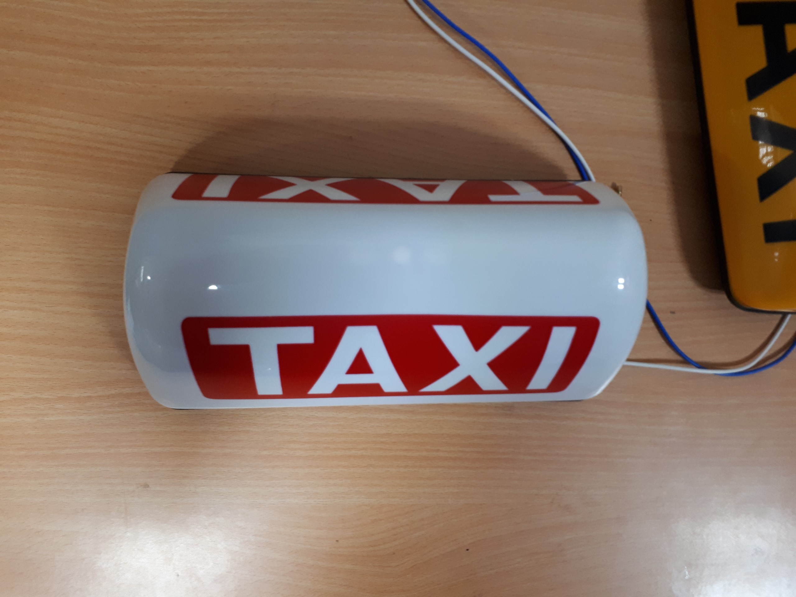 Mào Taxi TRẮNG Có Đèn Đế Nam Châm