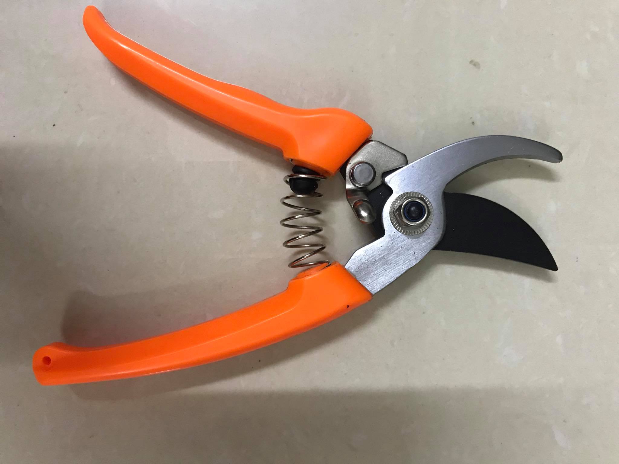 Kéo cắt cành Kapusi lưỡi đen cong K-8639