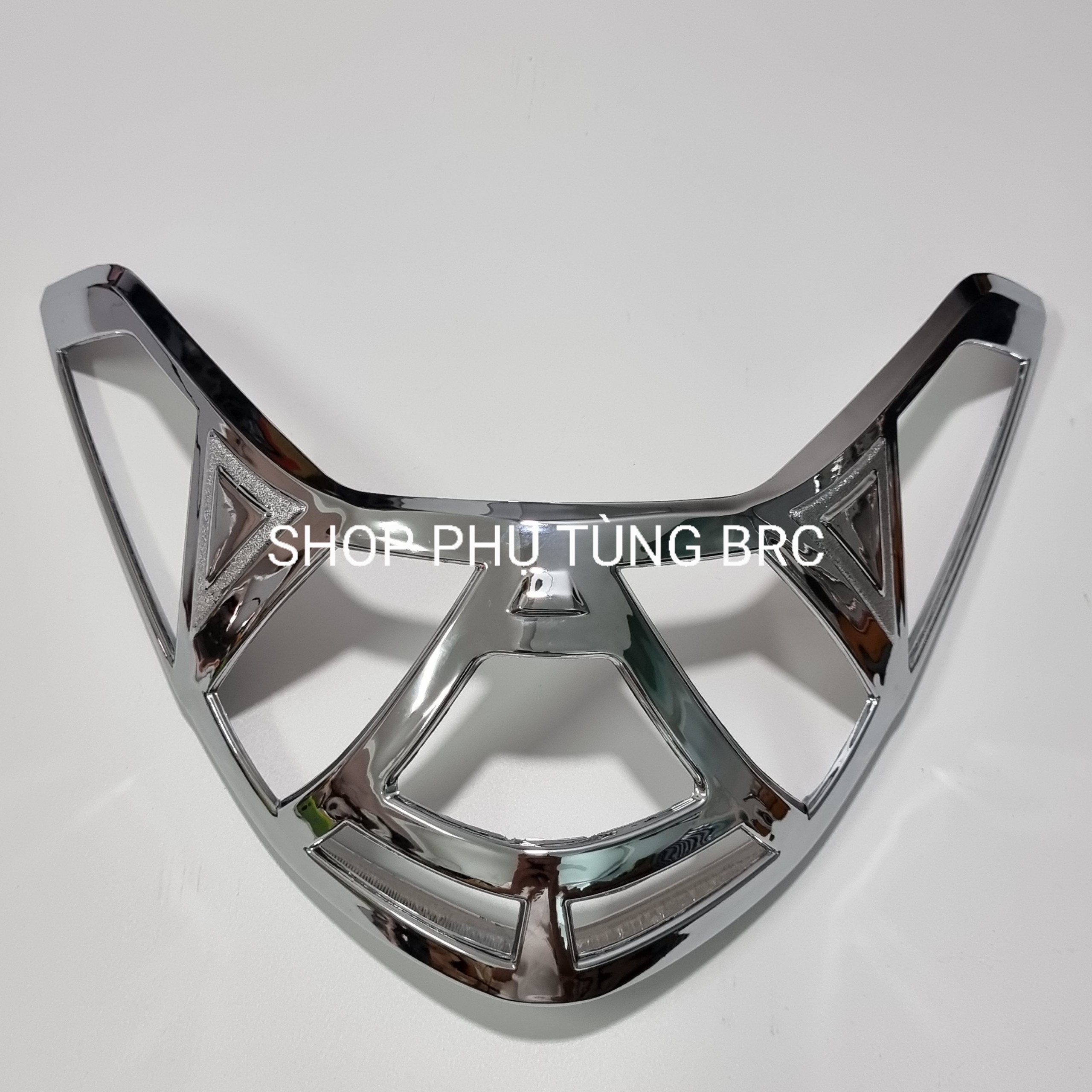 Ốp đèn hậu mạ crom xe sh mode 2021 trở lên.