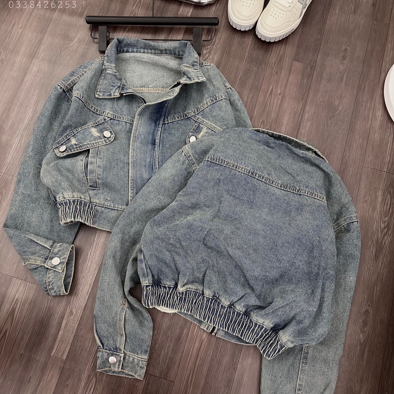 [HCM]áo khoác bò nữ , áo khoác jean lai bo chun hai túi khóa kéo dáng lửng ( kèm ảnh thật trãi sàn )