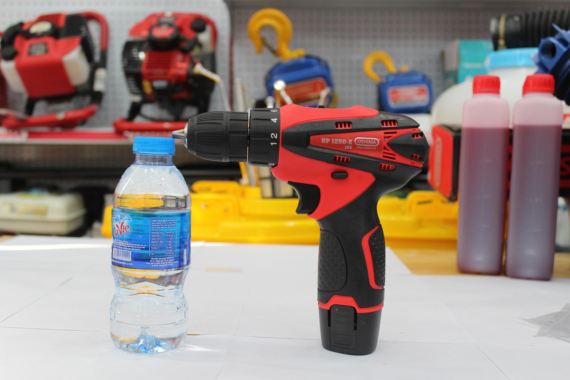 Bộ khoan pin Oshima KP12SD-K, Motor dây đồng đầu xịt quay đồng tâm+Bộ phụ kiện mũi khoan đầu túp(10 món)