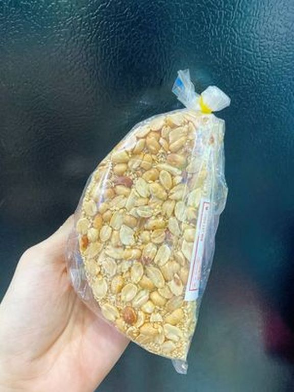 Kẹo Đậu Phộng Bánh Tráng Mè