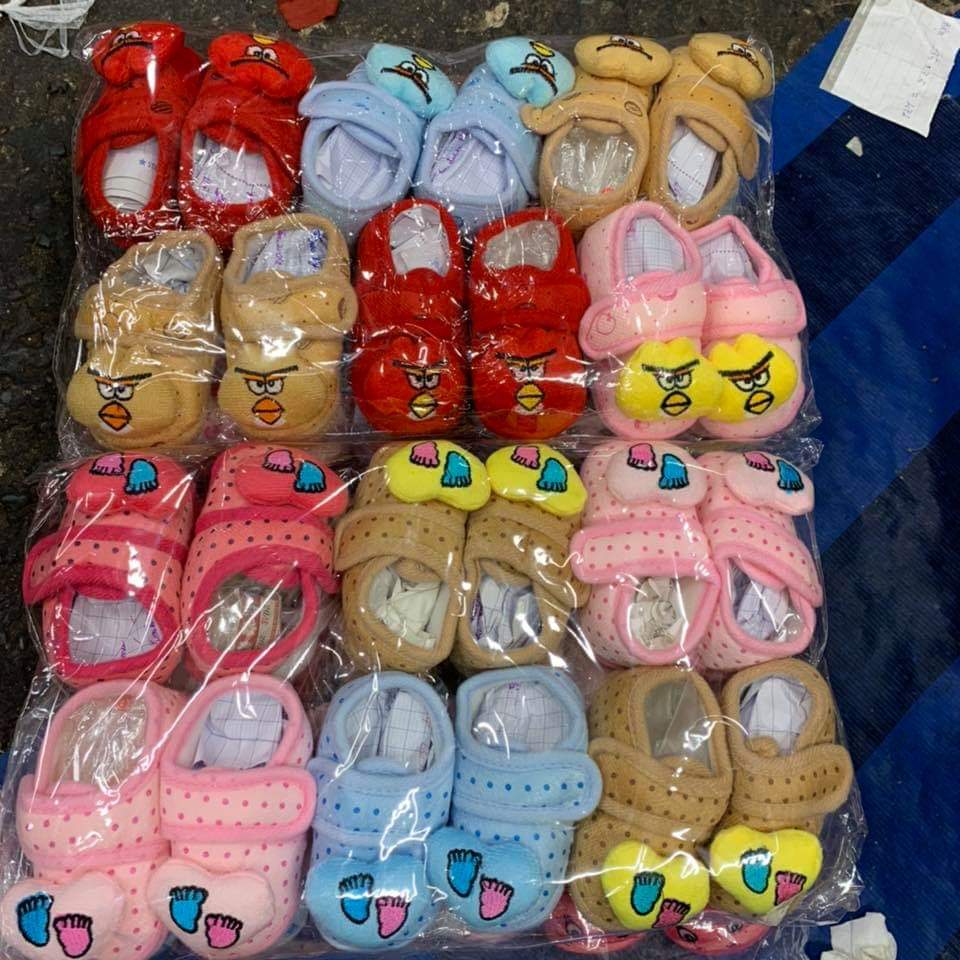 [HCM]Combo 02 đôi giày nhung có dây cột cho bé 2-9 tháng