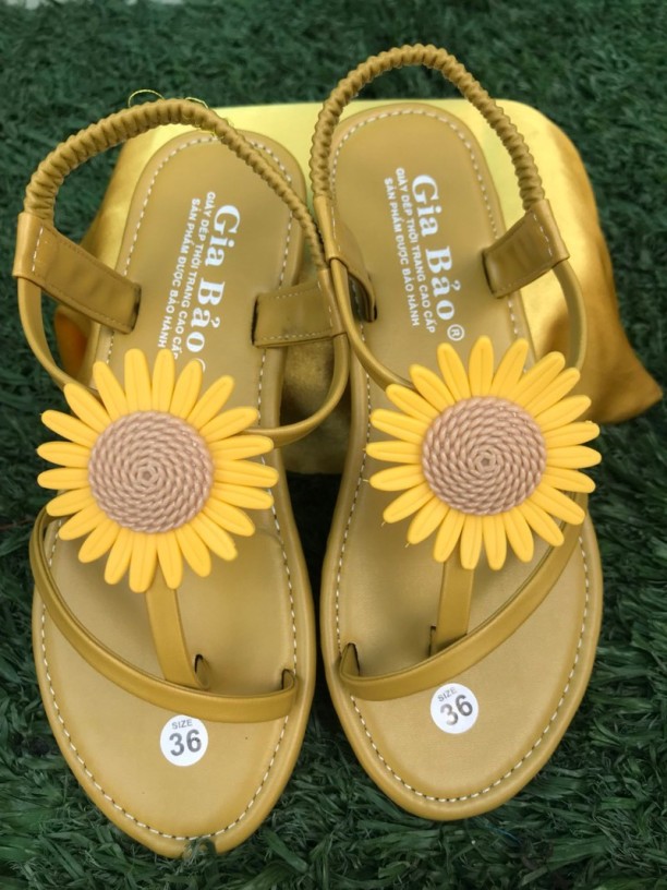 Giày Sandal Bông Cúc Thời Trang Trẻ Trung giá rẻ