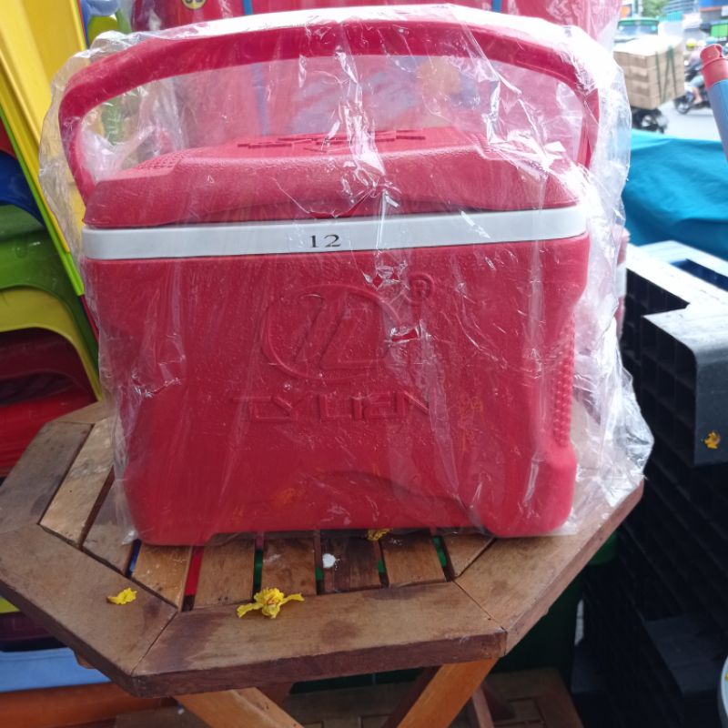 Thùng đá vuông 12l tý liên