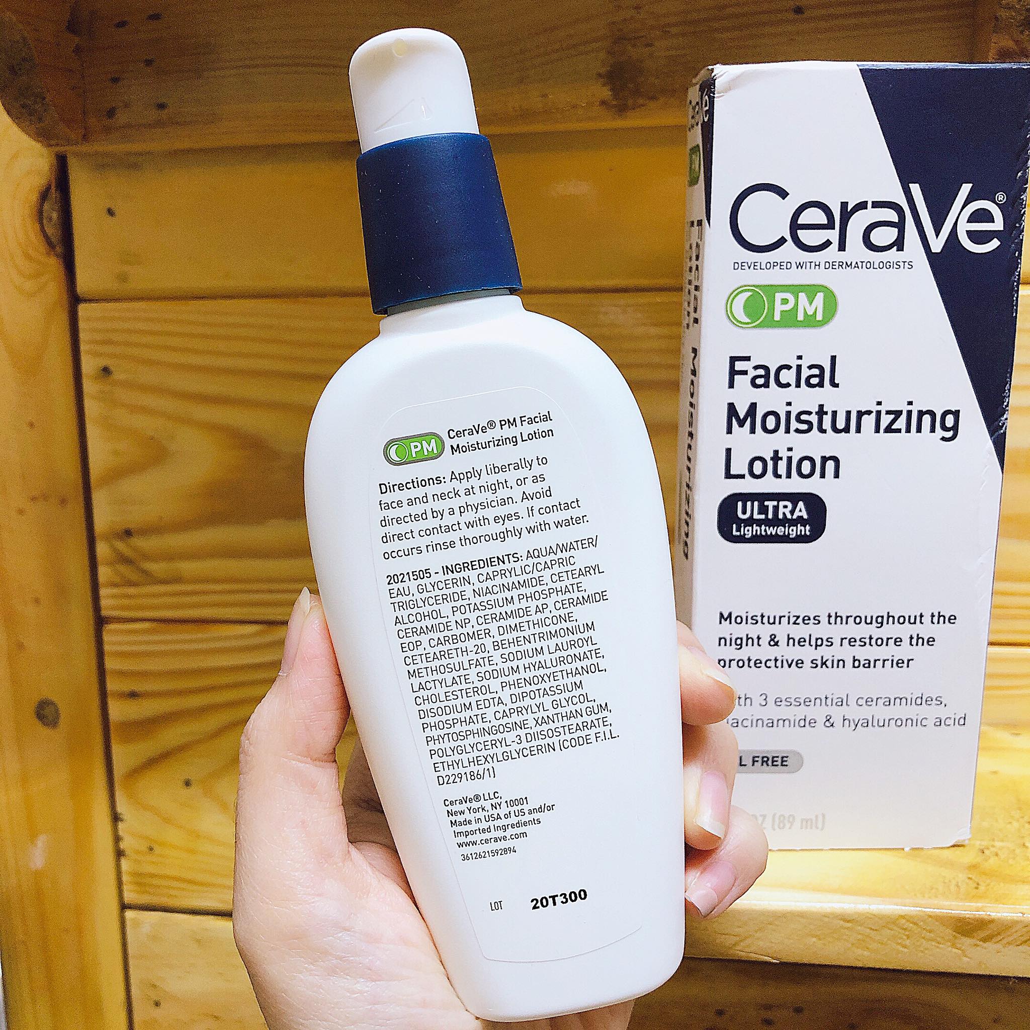 CeraVe Facial Moisturizing Lotion PM