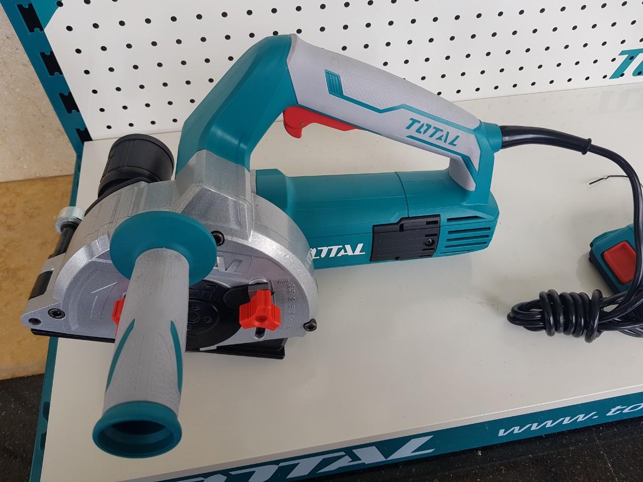 1500W Máy cắt rãnh tường Total TWLC1256