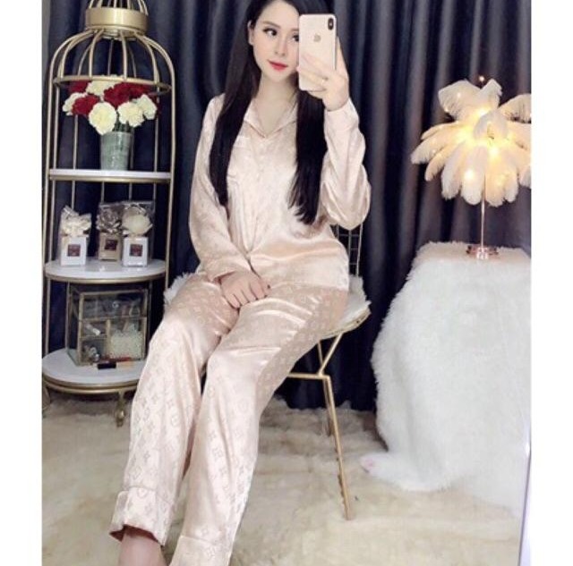 Bộ lụa tay ngắn kiểu mới, bộ đồ sau sinh