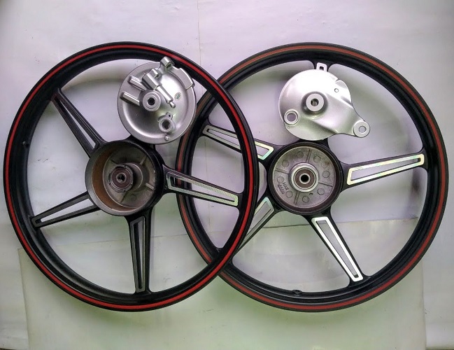 Mâm 5 cây Max kiểu giống K10 dành cho Dream, Wave nhỏ thắng đùm