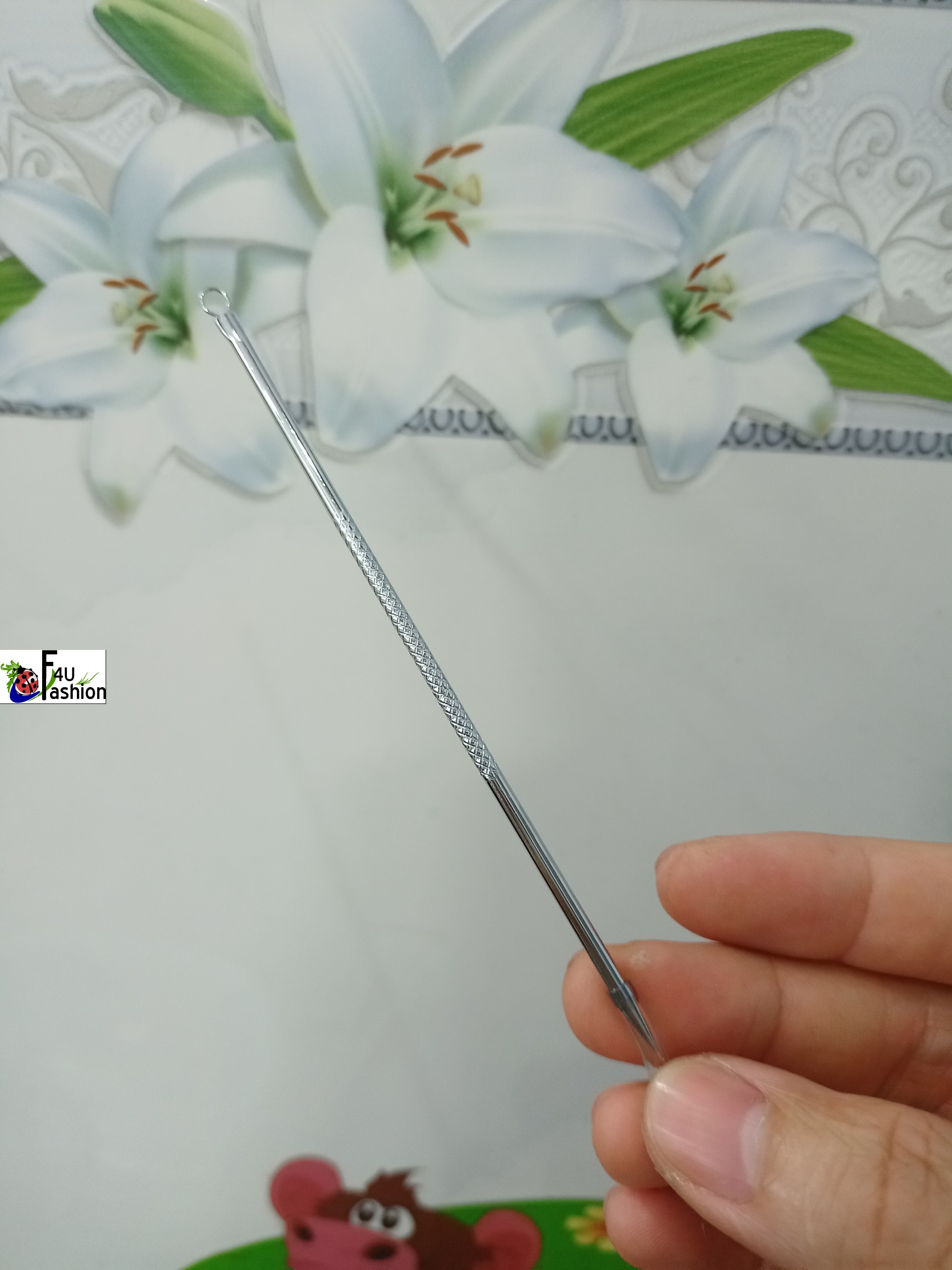 1 cây nặn mụn 2 đầu