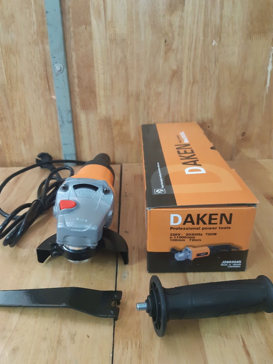 MÁY MÀI GÓC MÁY CẮT DAKEN