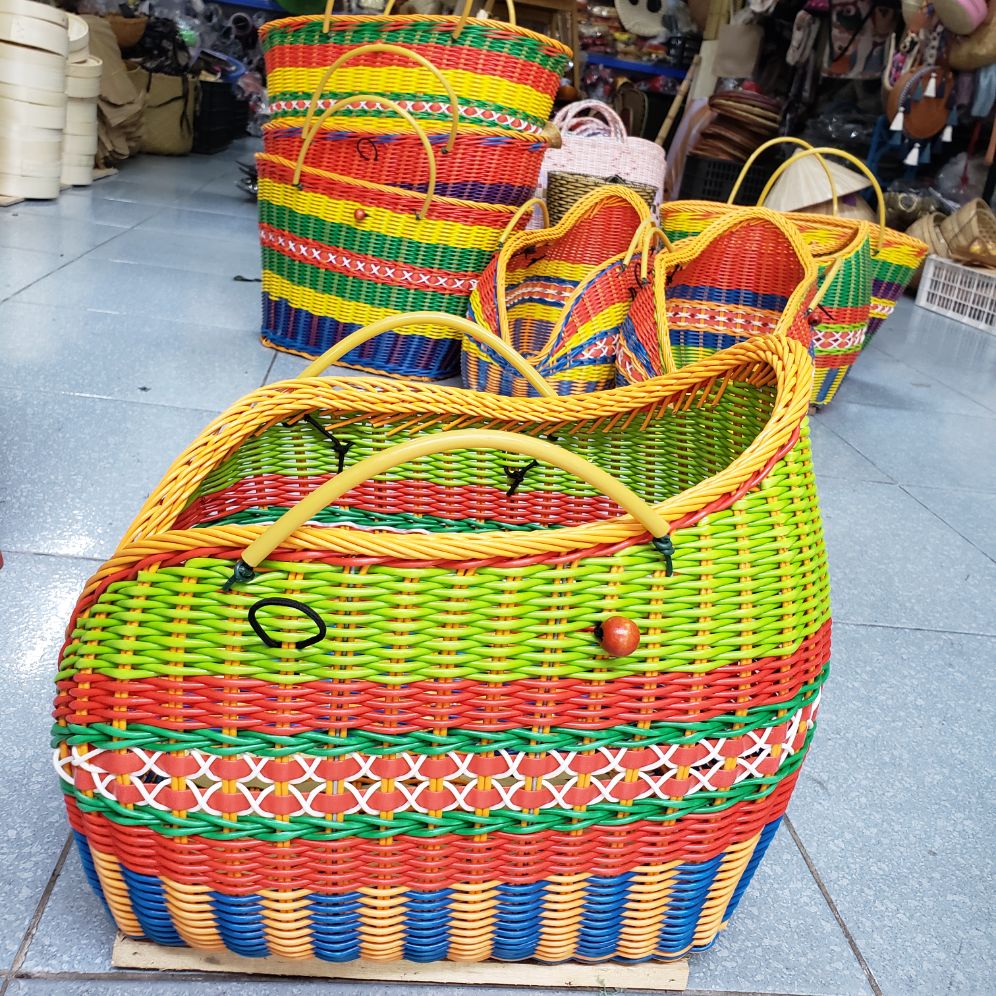 Giỏ Gà chó , mèo , gà