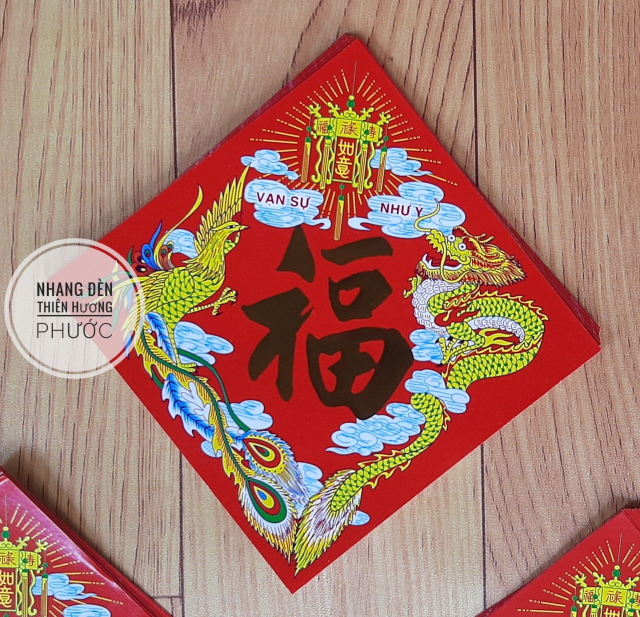 Giấy dán dưa dùng hồ keo