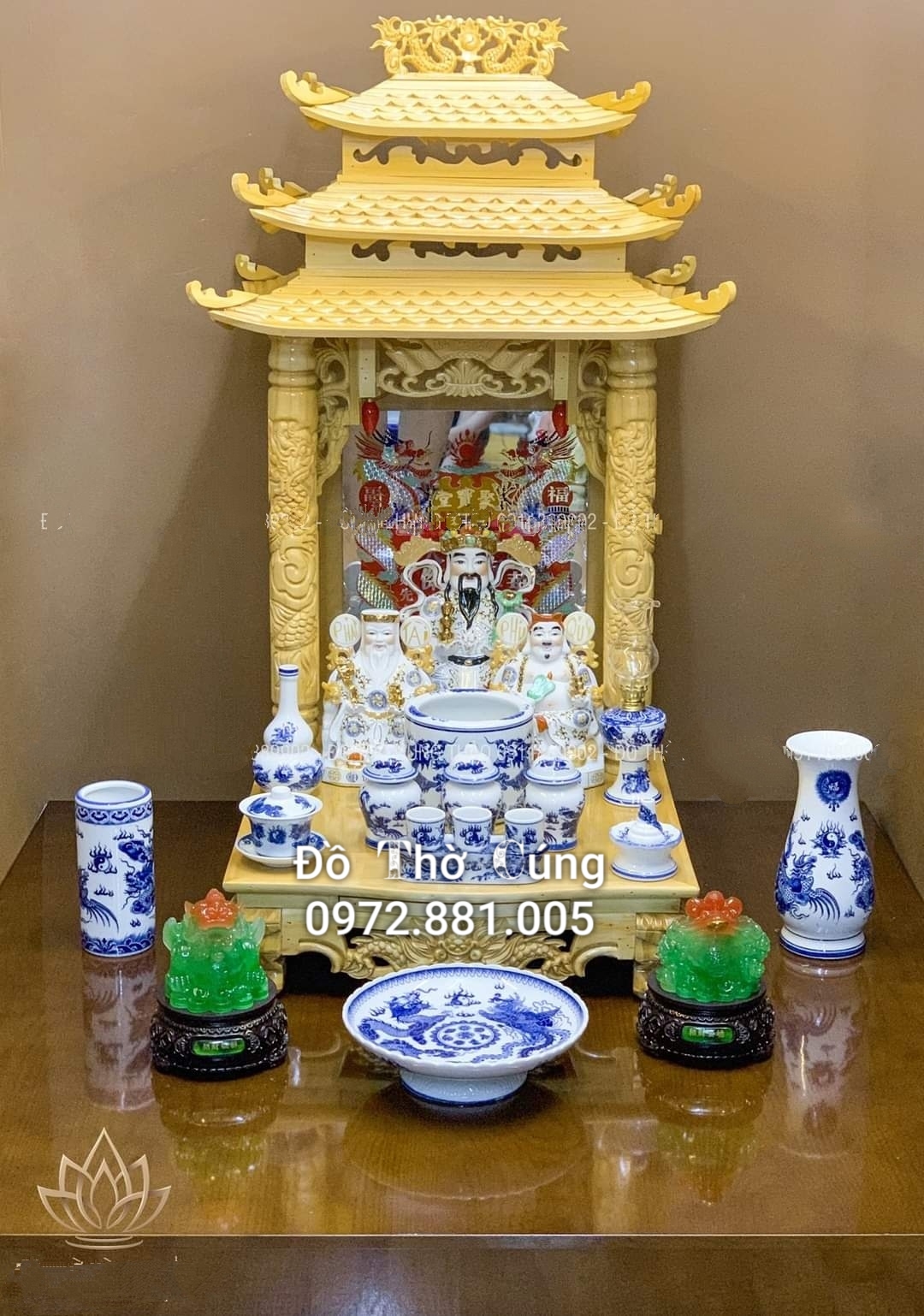 Mâm bồng thờ men lam đựng đồ lễ
