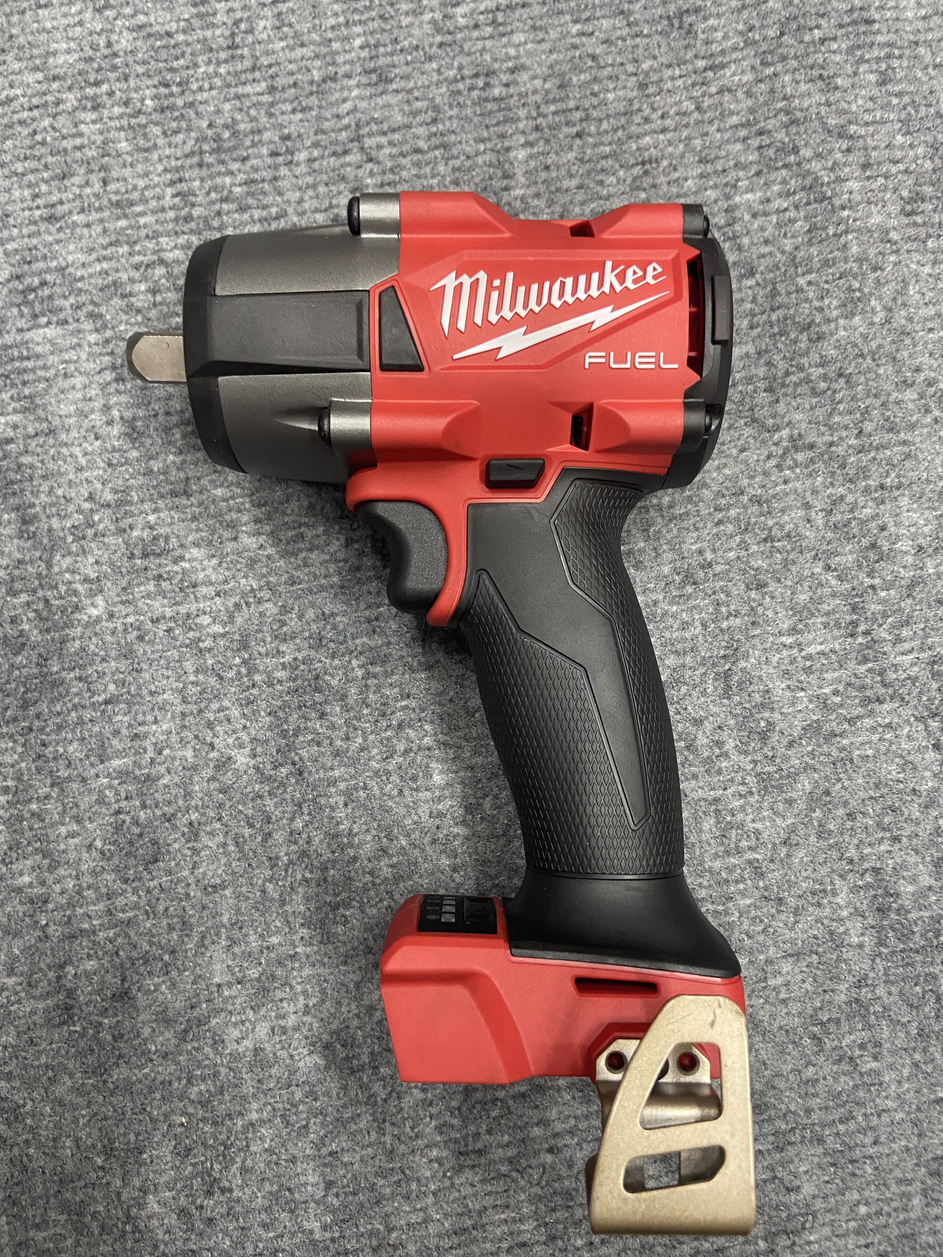 Máy Siết Bu Lông đầu 1/2" M18 2960 Milwaukee (nhập Mỹ)