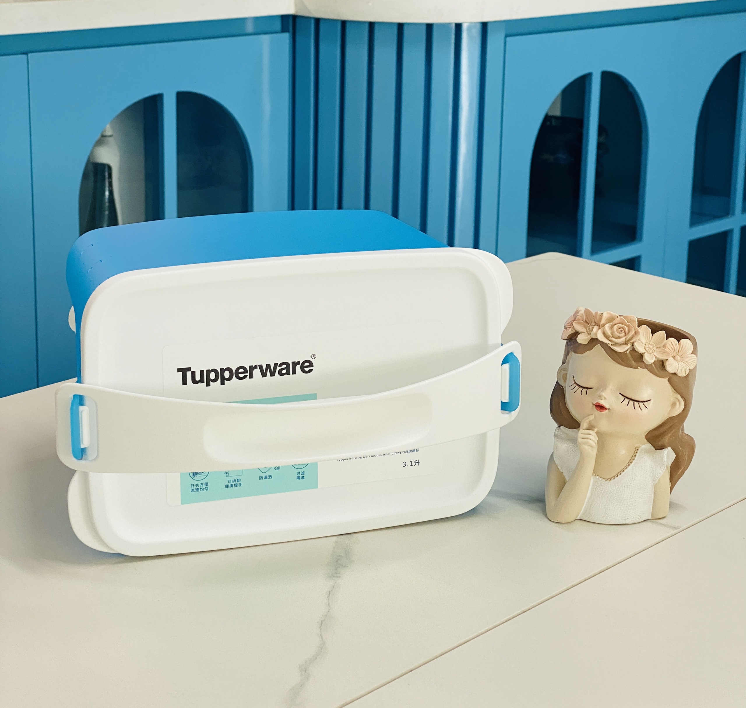 BÌNH NƯỚC TUPPERWARE CÓ VÒI 3.1L