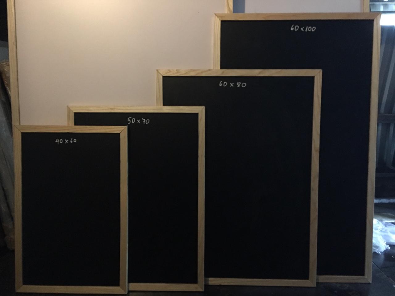 Bảng menu đen khung gỗ 60*100 cm ( Tặng Bút dạ quang, hộp phấn)