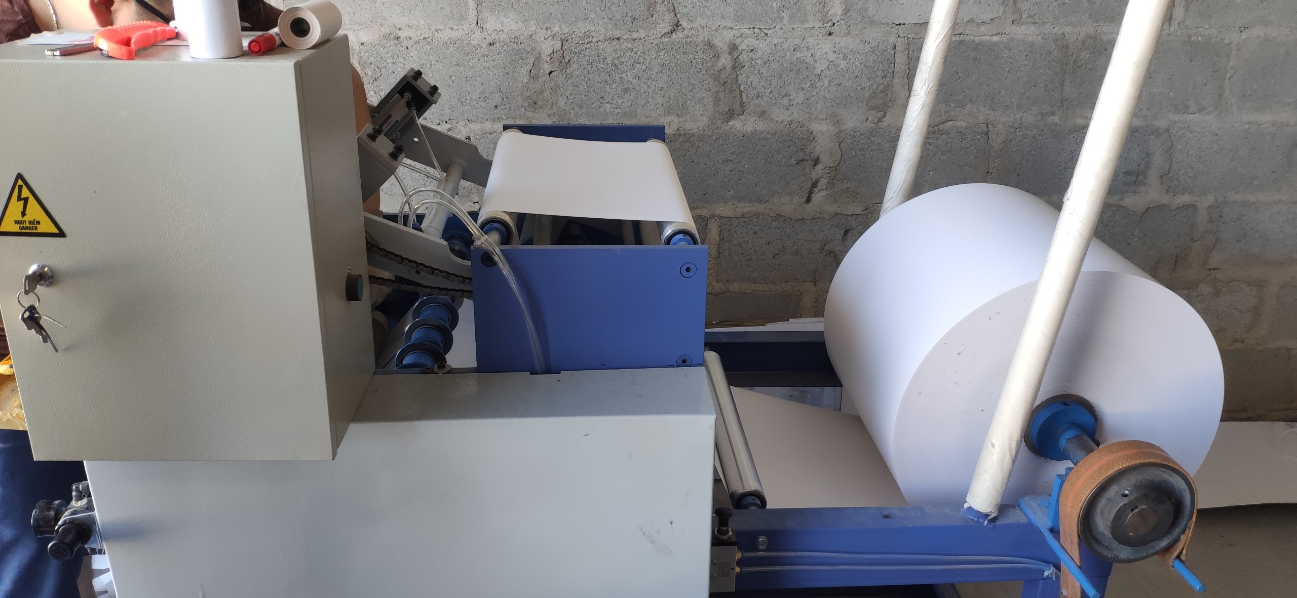CUỘN GIẤY IN BILL/ CUỘN GIẤY IN NHIỆT 80x45