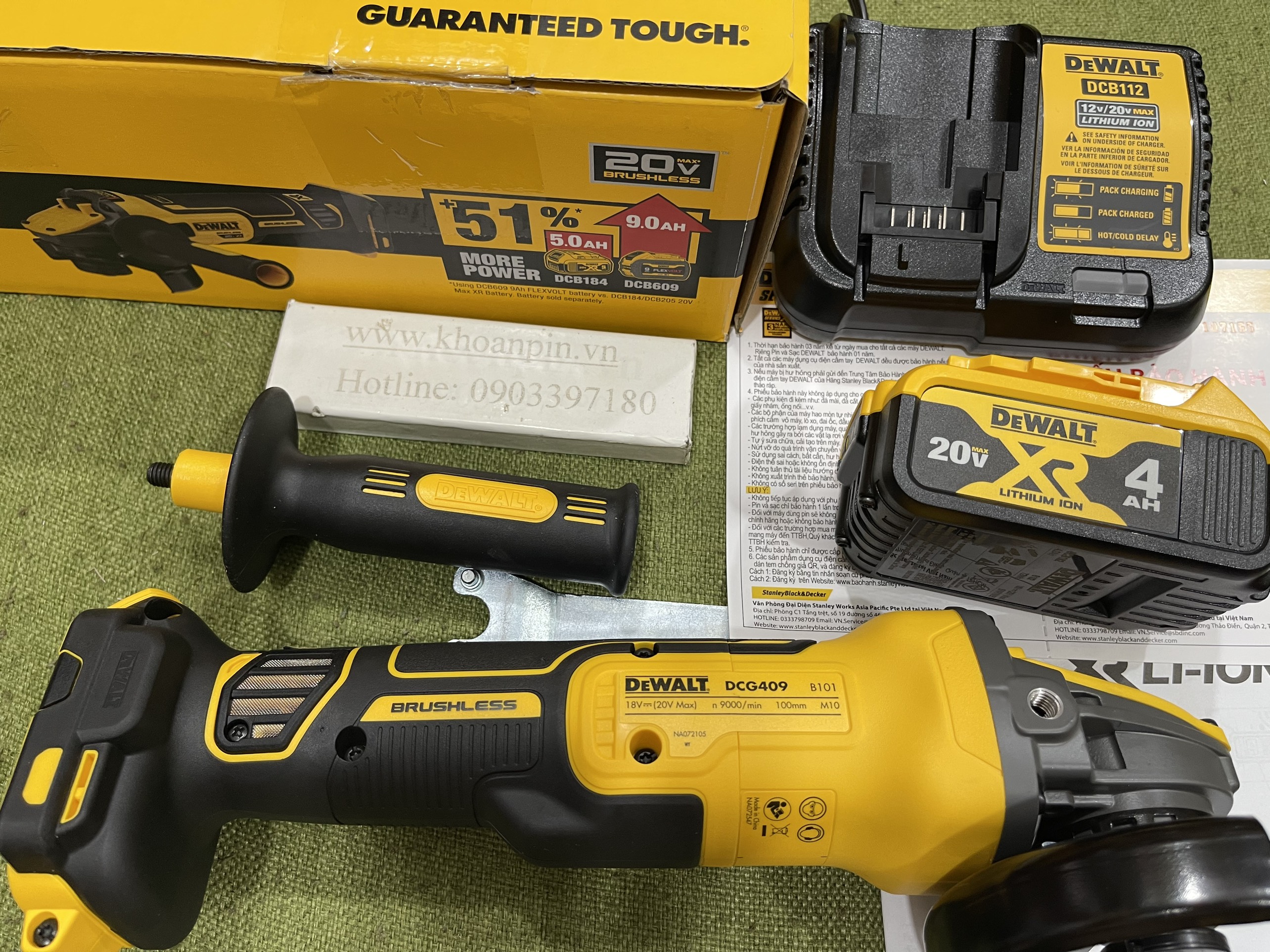 Máy mài pin Dewalt DCG409N