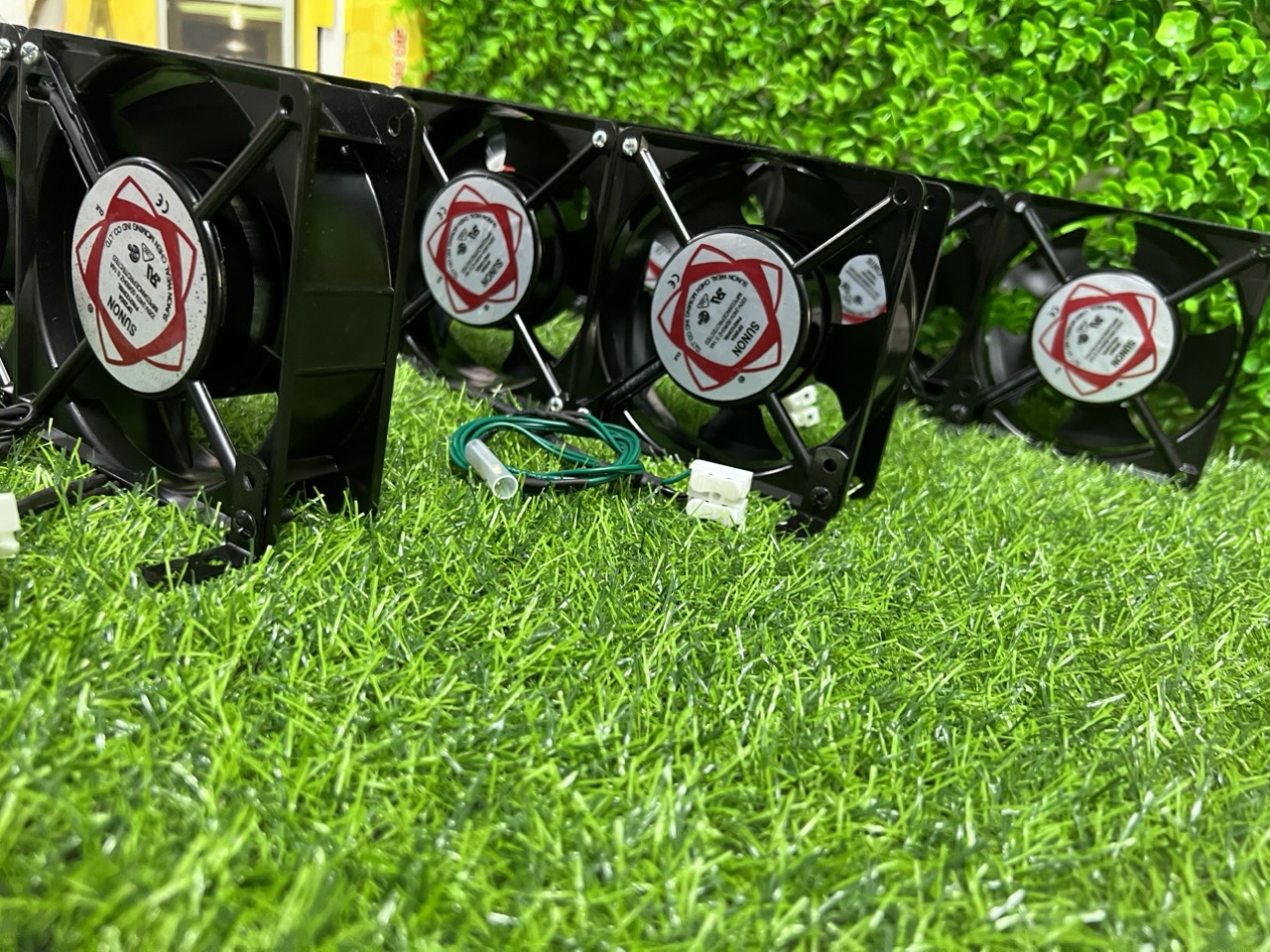 Quạt tản nhiệt Inverter (cảm biến tự động tắt mở theo nhiệt độ của inverter)