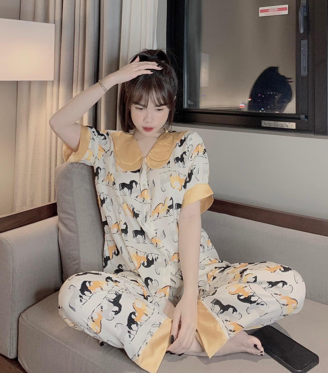 Đồ Bộ Pijama Cổ Bèo Hai Lá Tiếu Thư Mác Sam Chất Liệu Lụa Mango