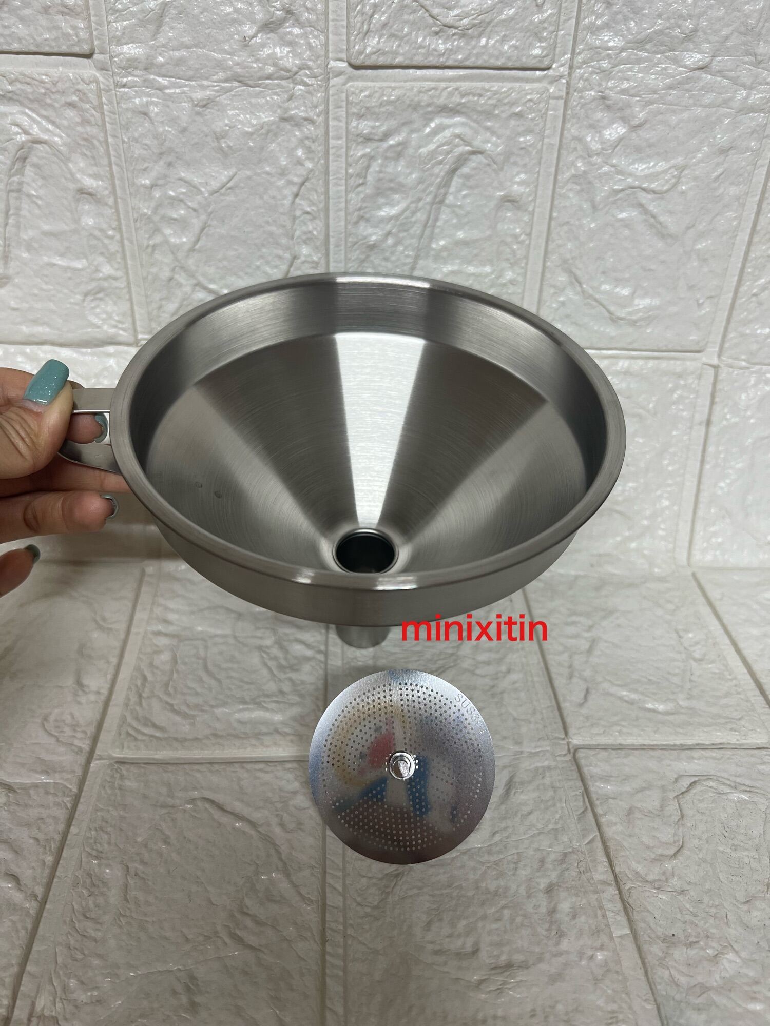 Phễu , quặn inox 304 có lưới lọc cao cấp