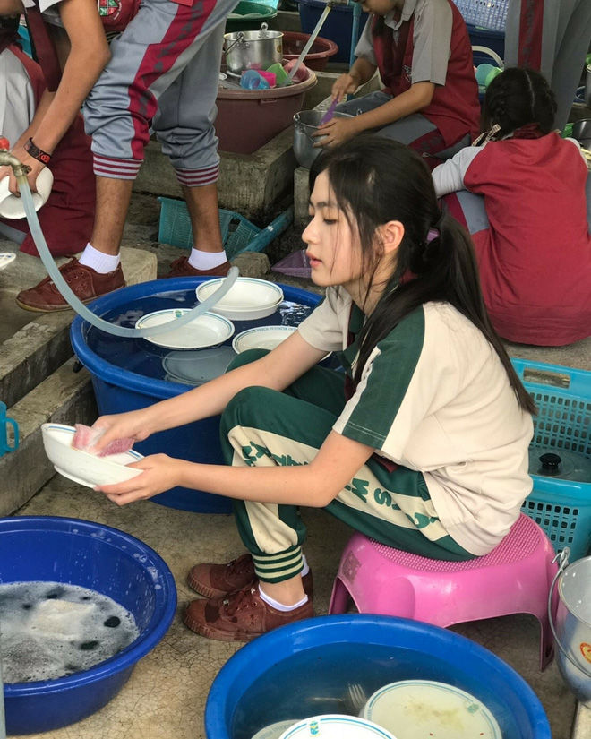 Nước Rửa Chén Bát 3,8 Lít Thái lan Tinh Dầu Quế FILY