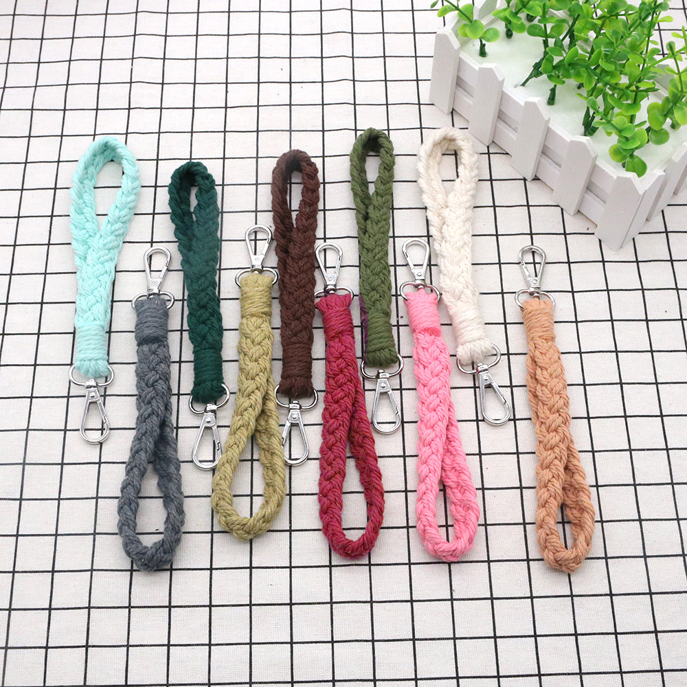 Móc khoá thắt dây macrame