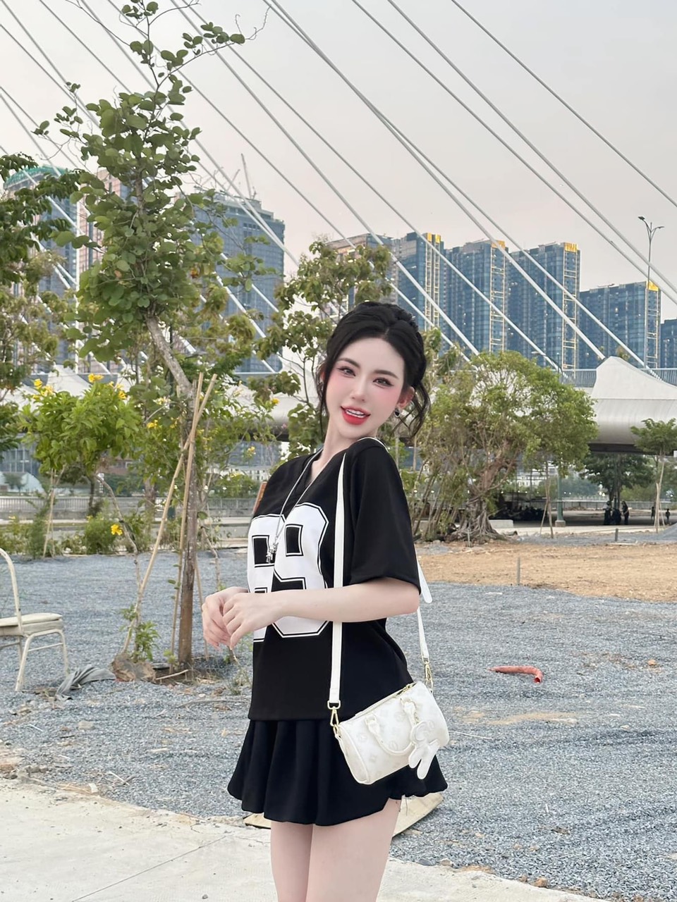 bộ thun nữ áo cổ v kèm chân ngắn xếp ly thời trang