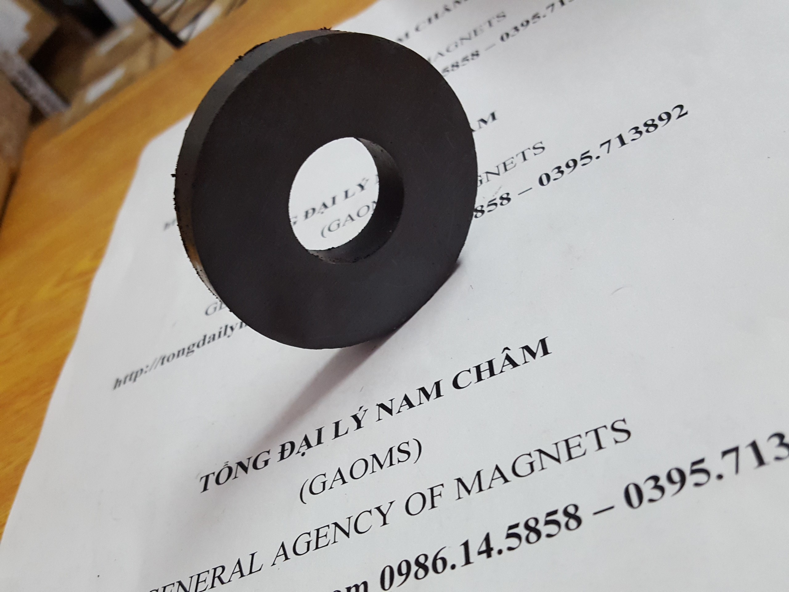 Nam châm đen, nam châm làm loa 70x10 lỗ 32mm