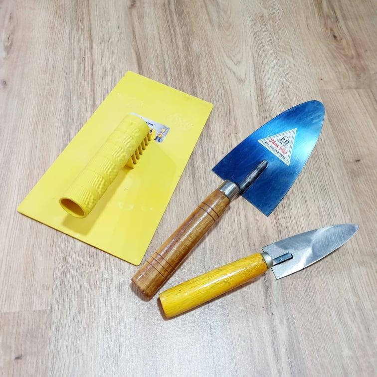 [HCM]Bộ 3 Dụng Cụ Xây Tô Gồm: Bay 33x10cm Bay Chỉ Bàn Chà Hồ Nhựa
