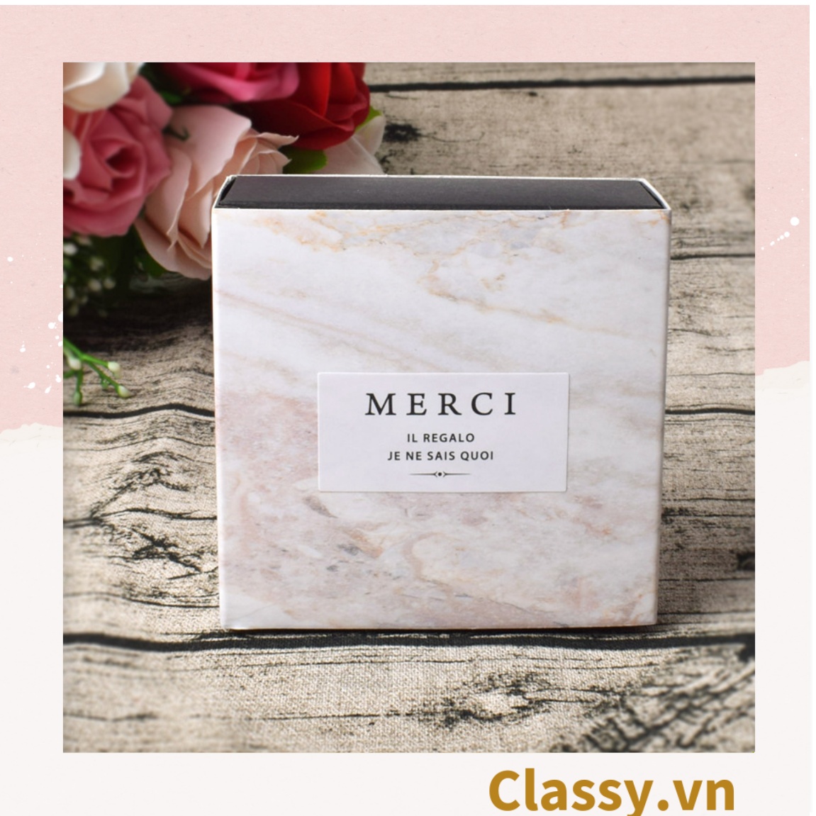 Classy Hộp đựng quà hình vuông tự gấp; Kích thước 9 * 8,7 * 4cm ; dạng ngăn kéo; in chữ Merci làm quà tặng Q562